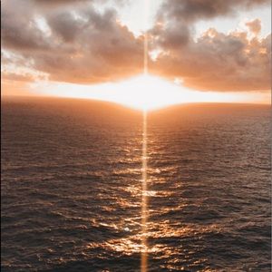 Meet your Posher, Anuhea